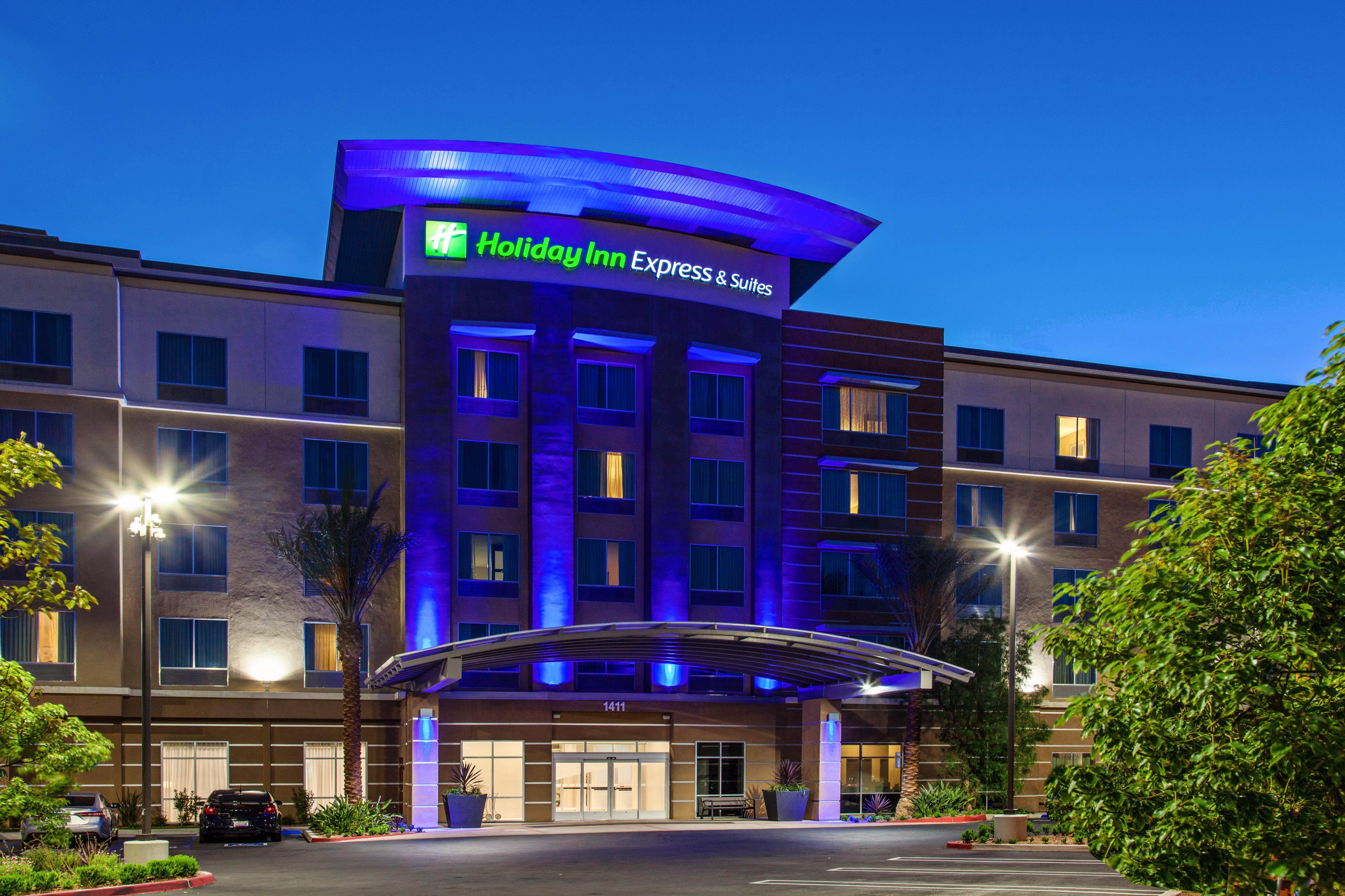 Holiday Inn Express & Suites Anaheim Resort Area By Ihg Extérieur photo