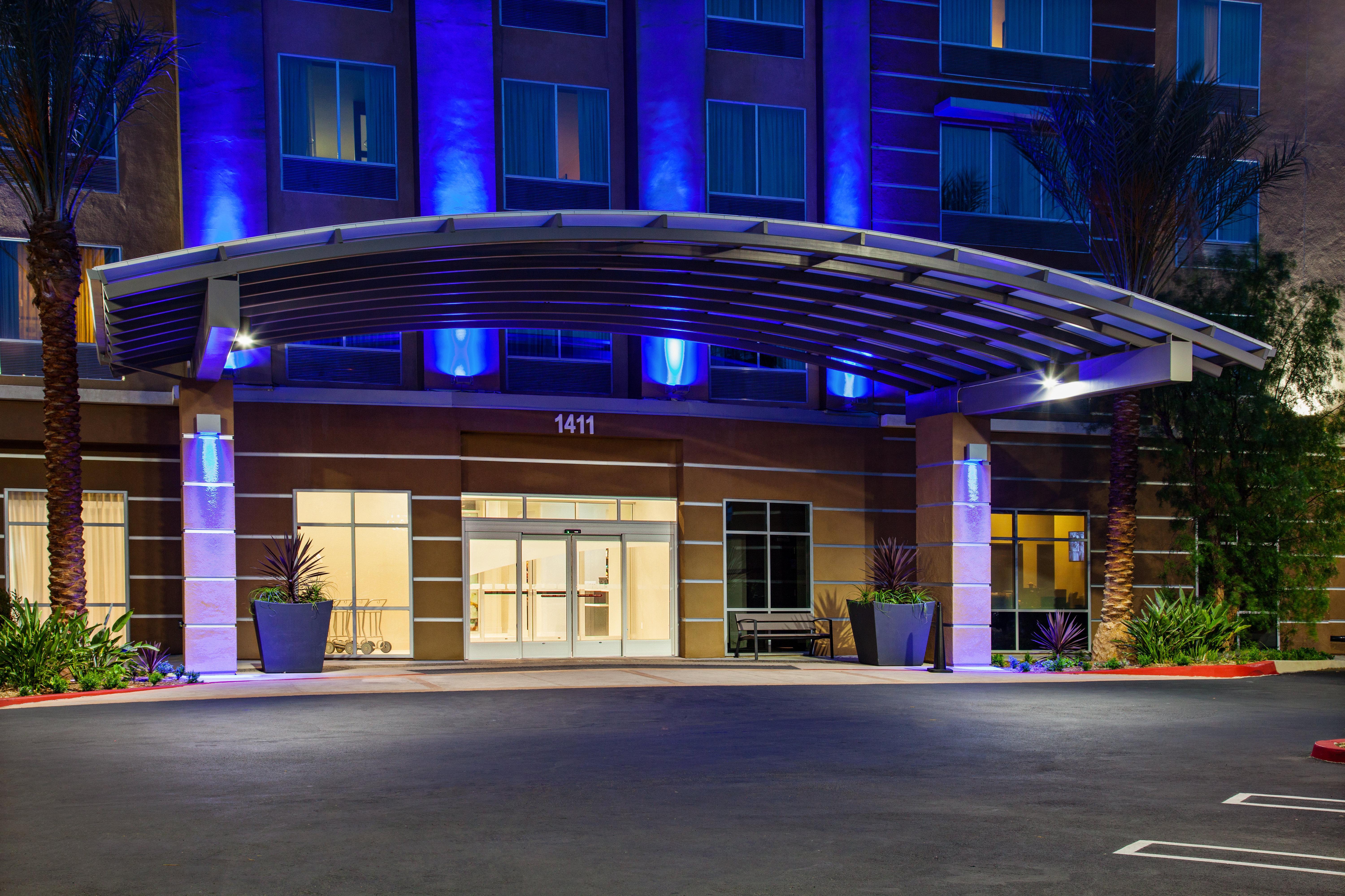 Holiday Inn Express & Suites Anaheim Resort Area By Ihg Extérieur photo